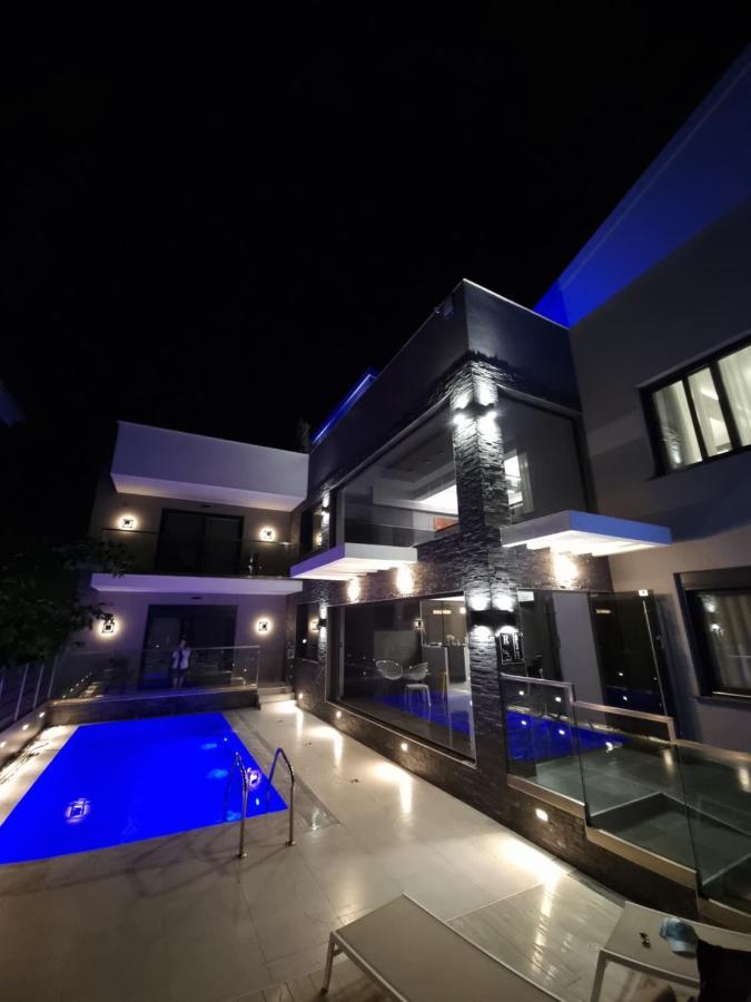 Luxsuites Ofrínion Exterior foto