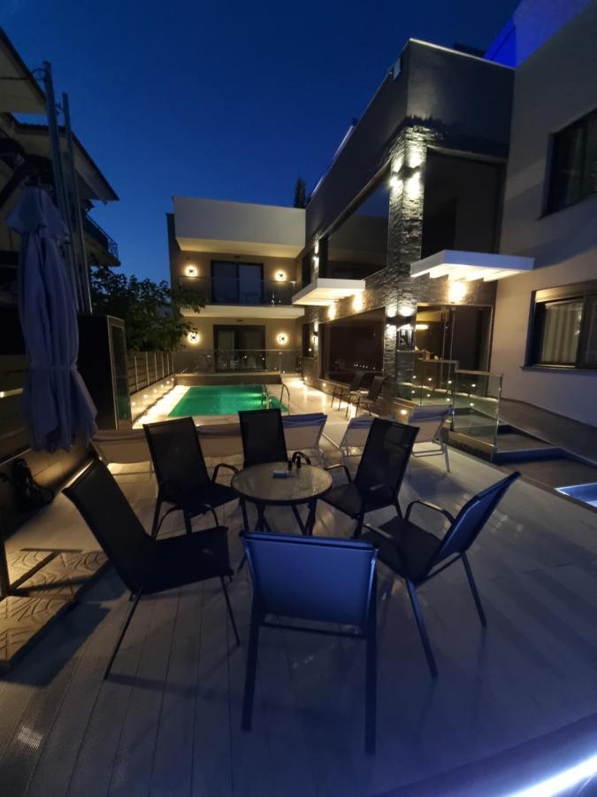 Luxsuites Ofrínion Exterior foto